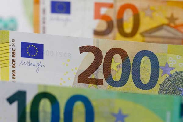 新泉汽车饰件港股IPO：营收增速回落 客户集中与利润下滑引关注